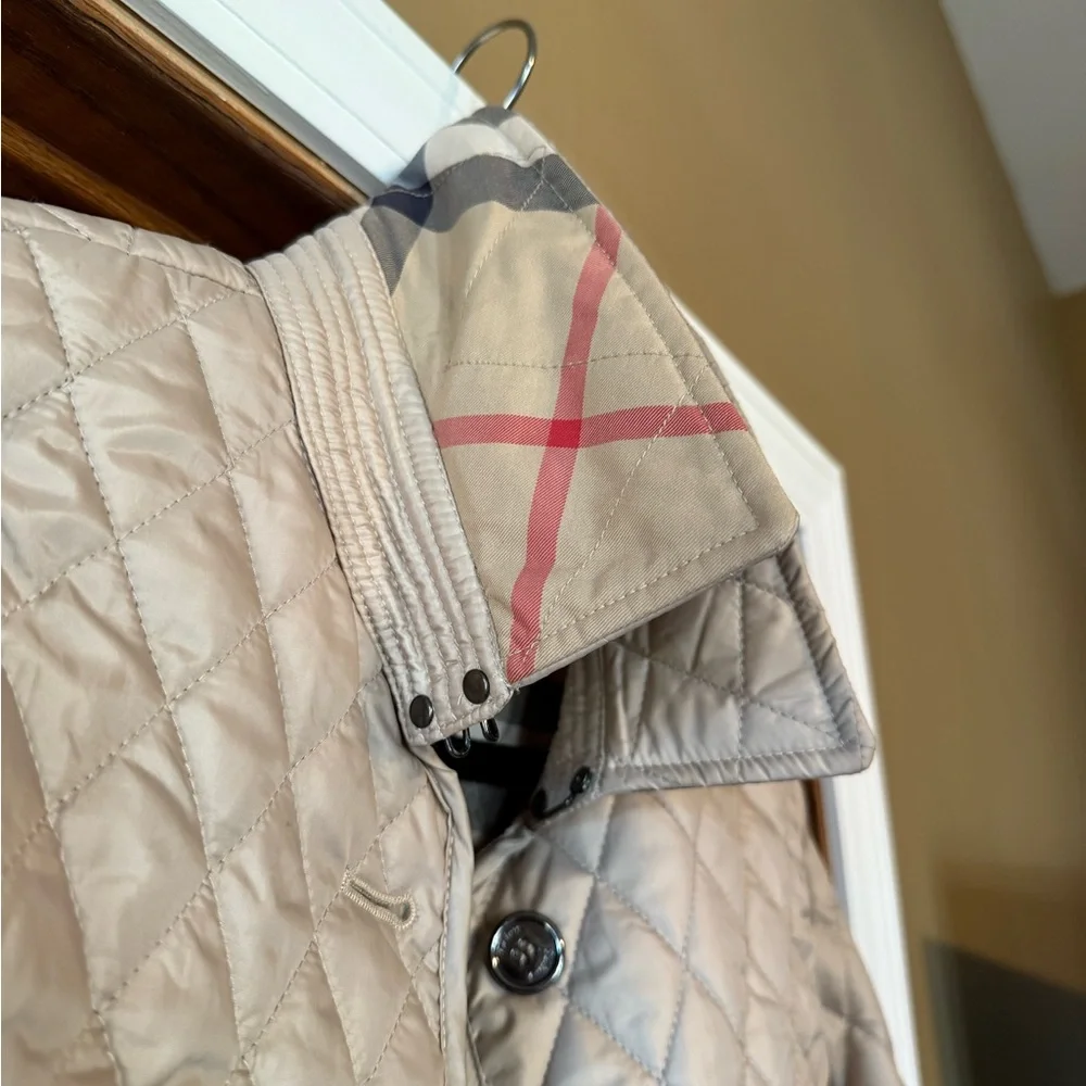 Burberry London Beige Quilted Jacket – Nova Check Lining – US 4 - Picture 5 of 6